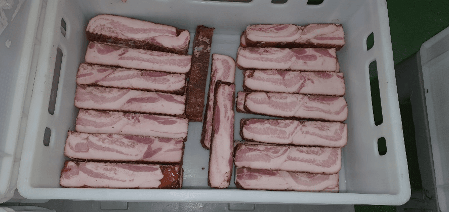 Dimljena kais slanina presovana - glavna slika